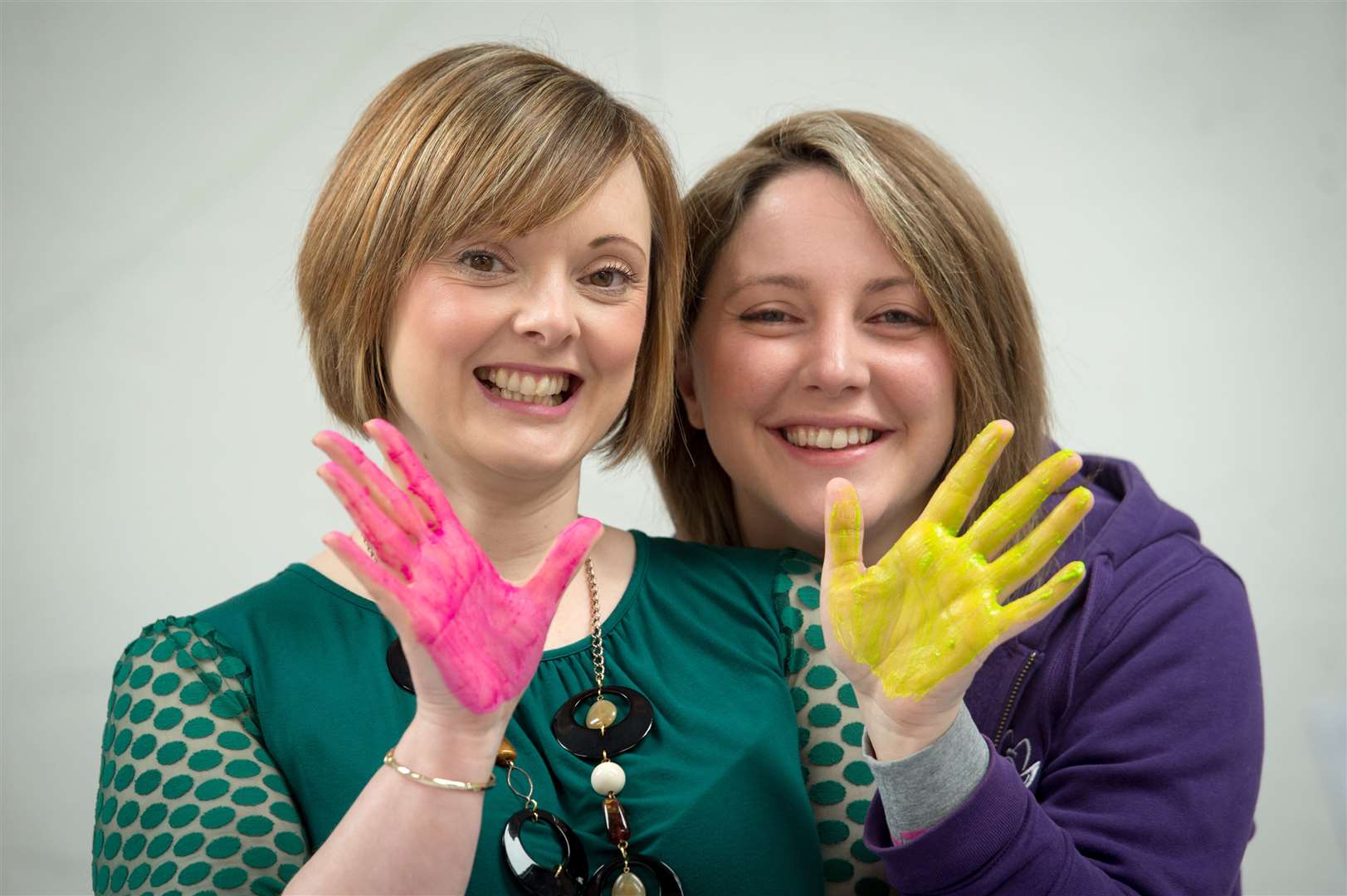 Lyndsay Rose (MFR Cash for Kids) and Hannah Lind (Crocus Group)...Picture: Callum Mackay. Image No. 043730.