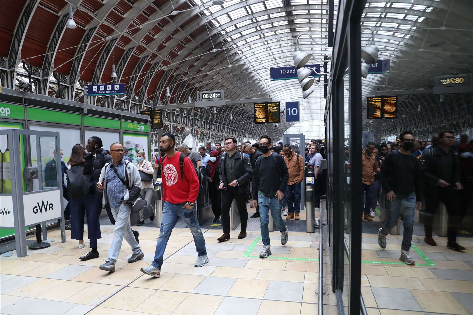 A flurry of passengers at Paddington station in London (Ashlee Ruggels/PA)