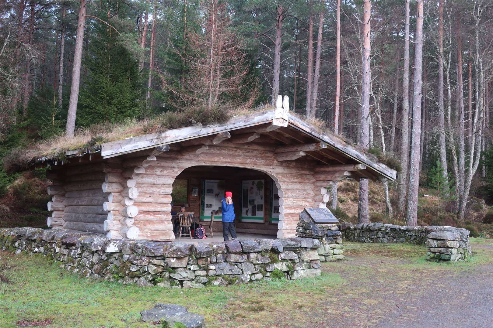 The log cabin at the start of the Rosehall trails.