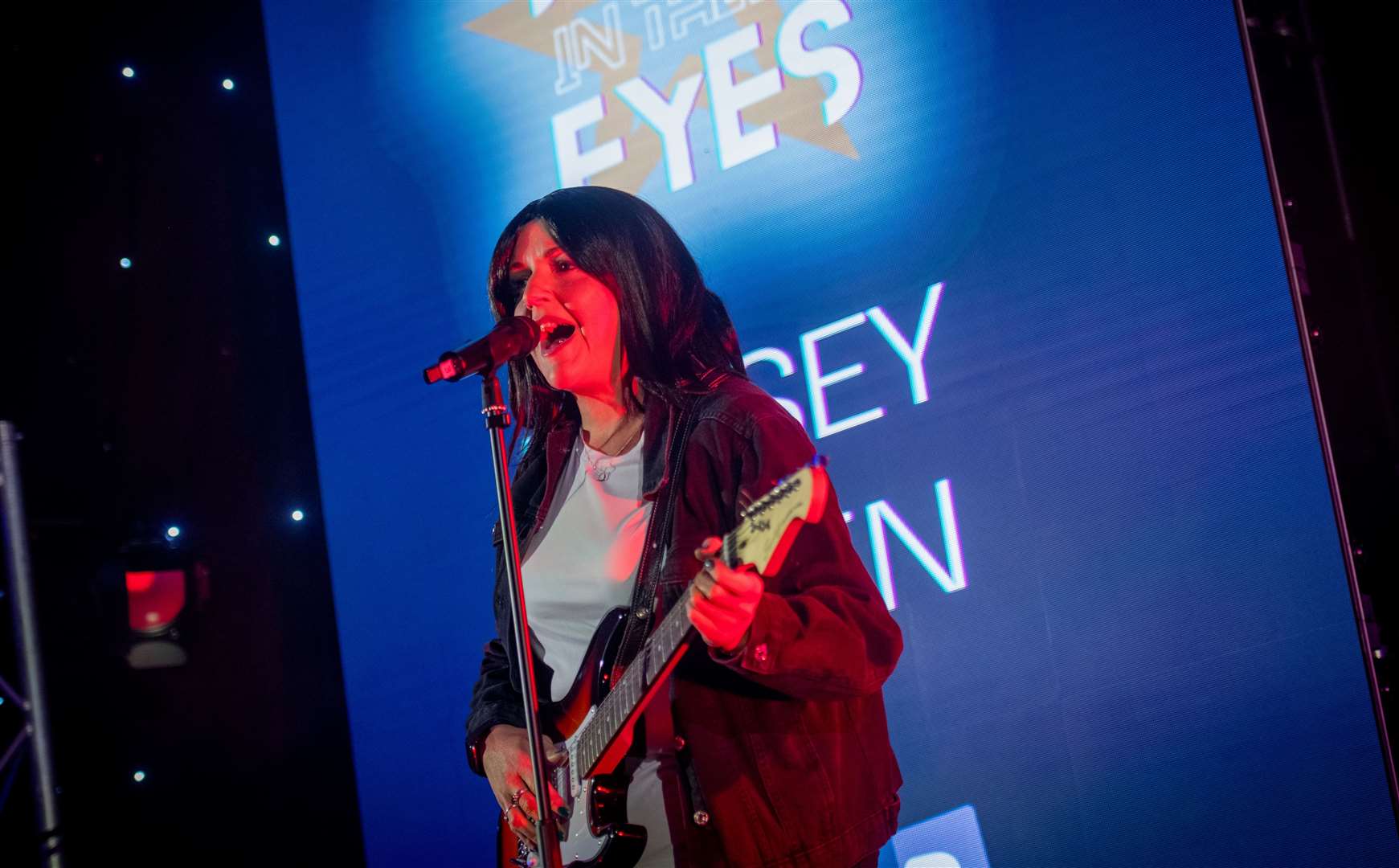 Linsey Stein took to the stage as the renowned Texas singer, Sharleen Spiteri. Picture: Callum Mackay