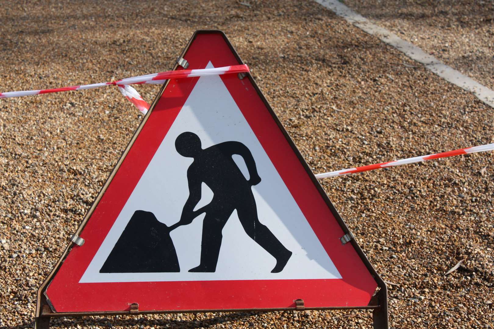 The roadworks will last at least another fortnight.
