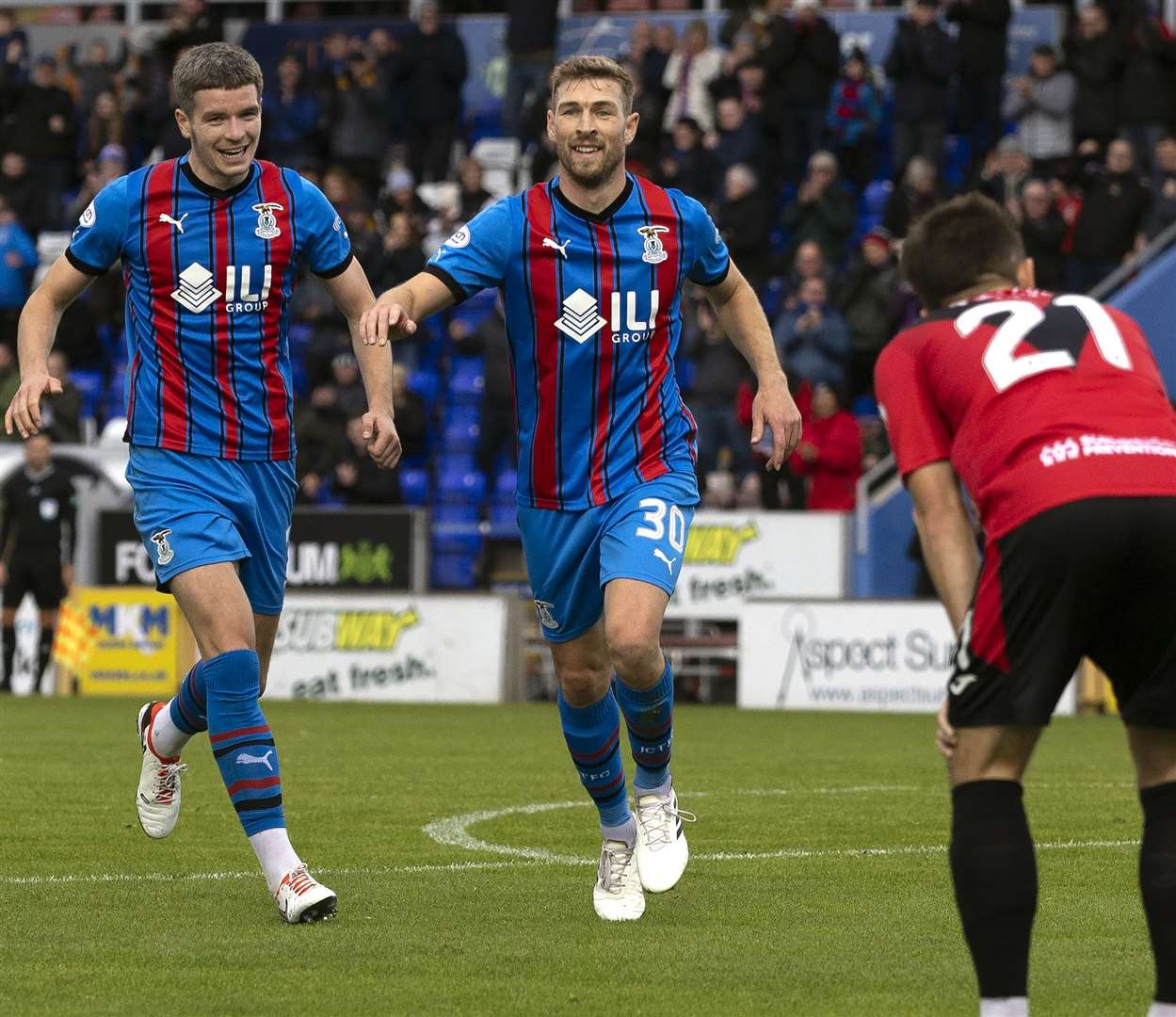 Picture - Ken Macpherson. Inverness CT(1) v Airdrie(0). 28/10/23. ICT’s David Wotherspoon celebrates after scoring the winning goal.